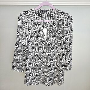 NYDJ Geometric Black and White Pintuck Blouse NWT Size Small